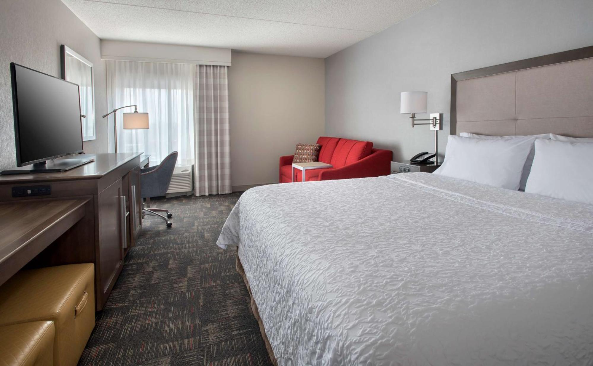 Hampton Inn Boston Logan Airport Revere Exterior photo