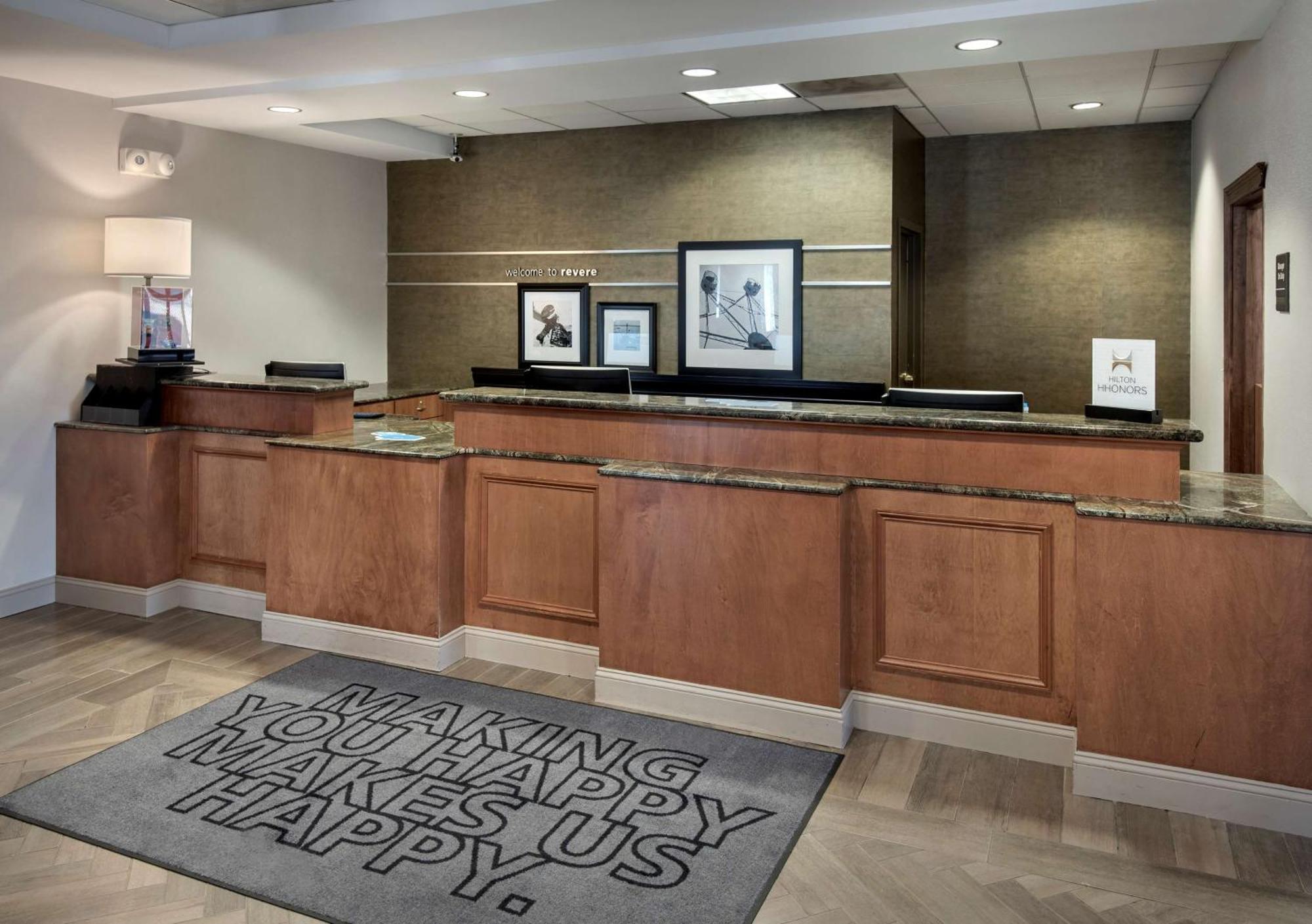 Hampton Inn Boston Logan Airport Revere Exterior photo