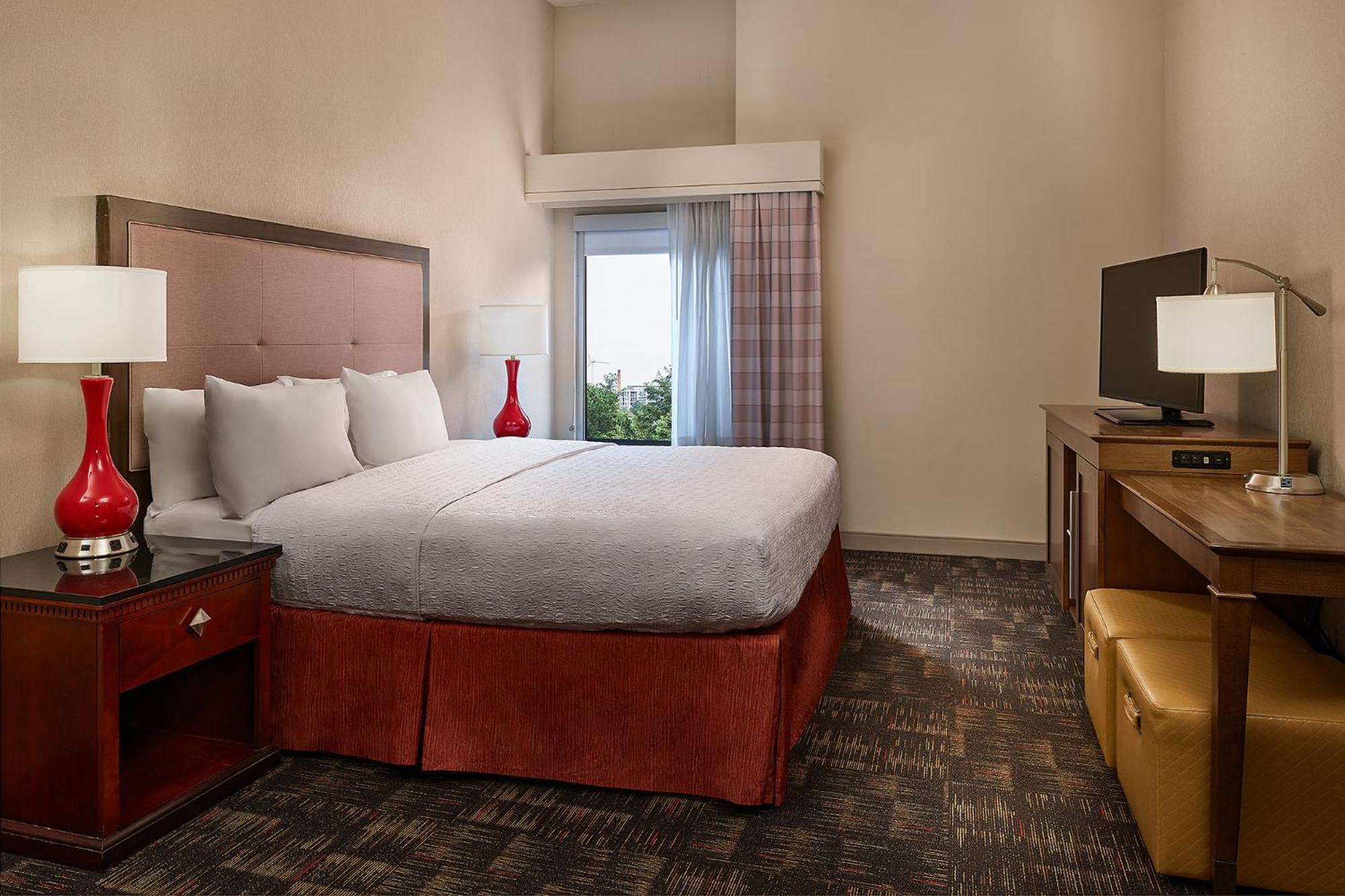 Hampton Inn Boston Logan Airport Revere Exterior photo