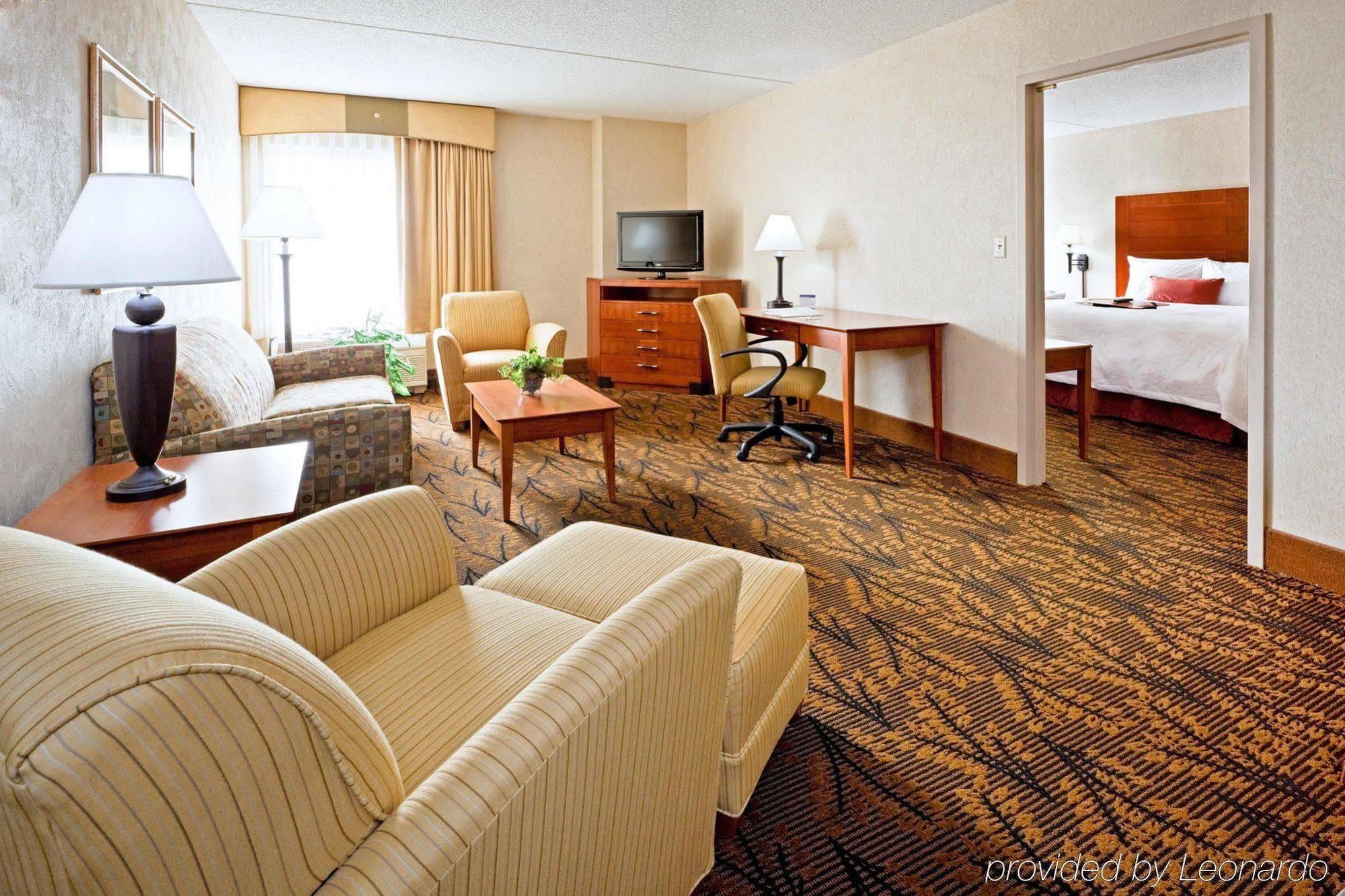 Hampton Inn Boston Logan Airport Revere Exterior photo