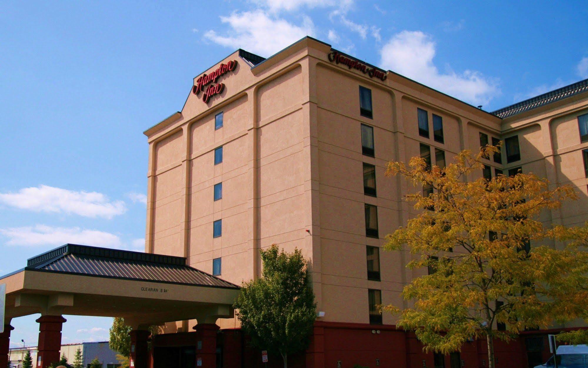 Hampton Inn Boston Logan Airport Revere Exterior photo