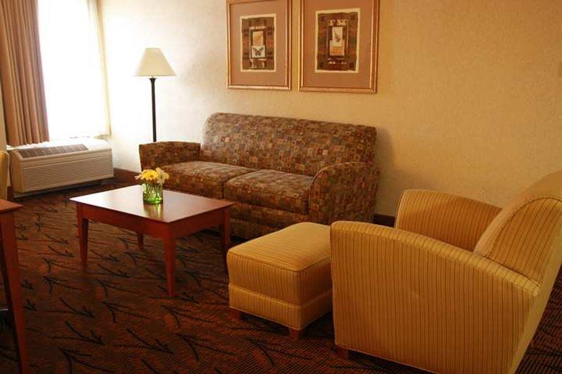 Hampton Inn Boston Logan Airport Revere Exterior photo