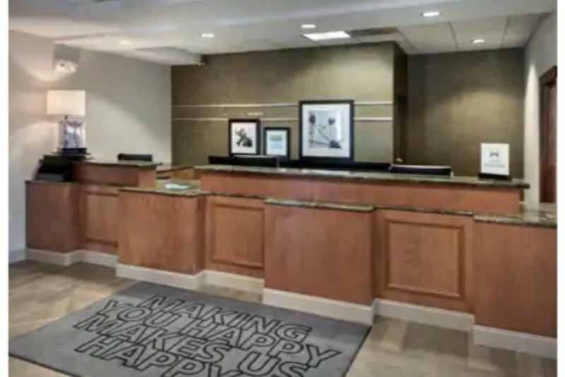 Hampton Inn Boston Logan Airport Revere Exterior photo