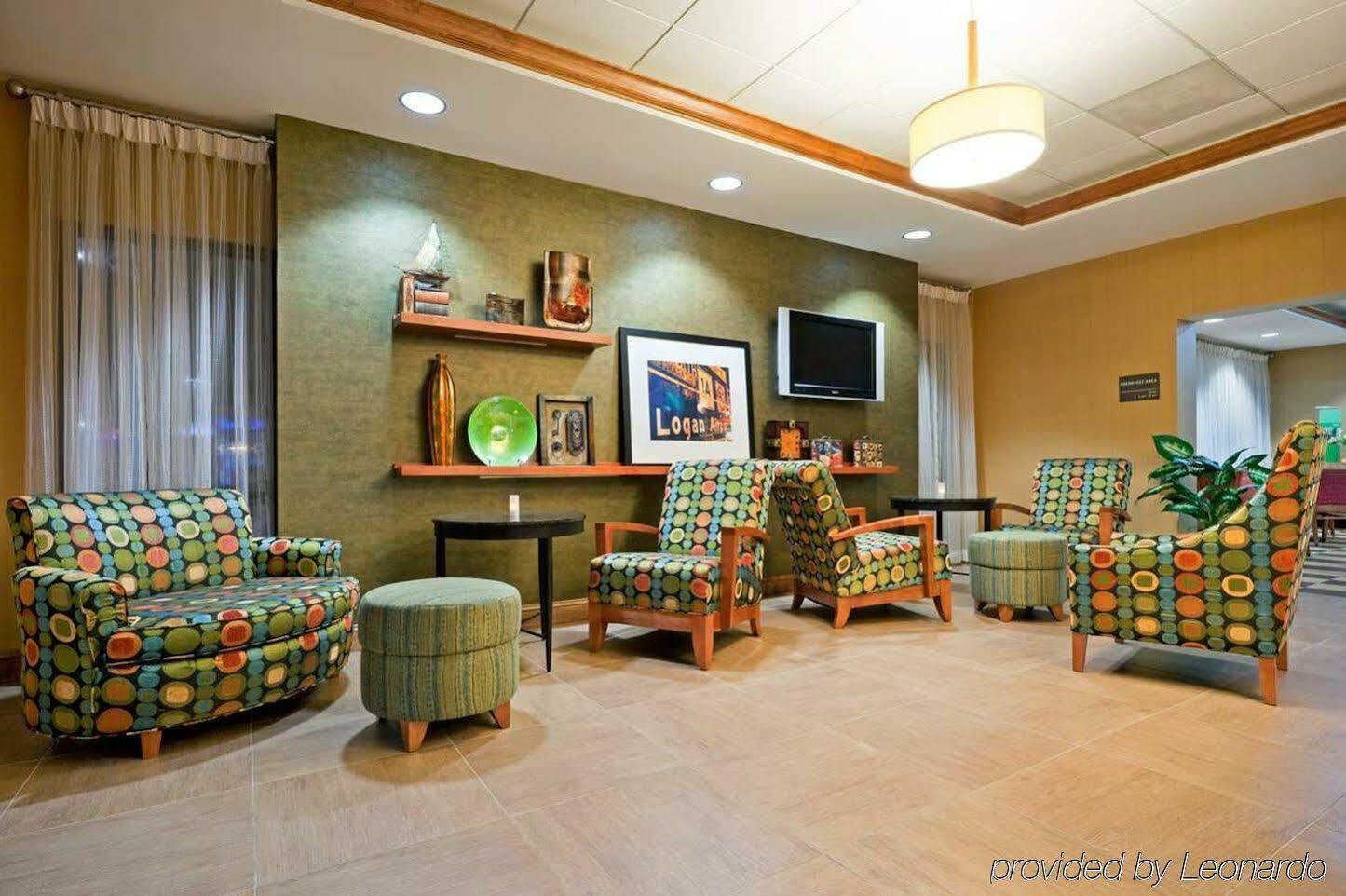 Hampton Inn Boston Logan Airport Revere Exterior photo